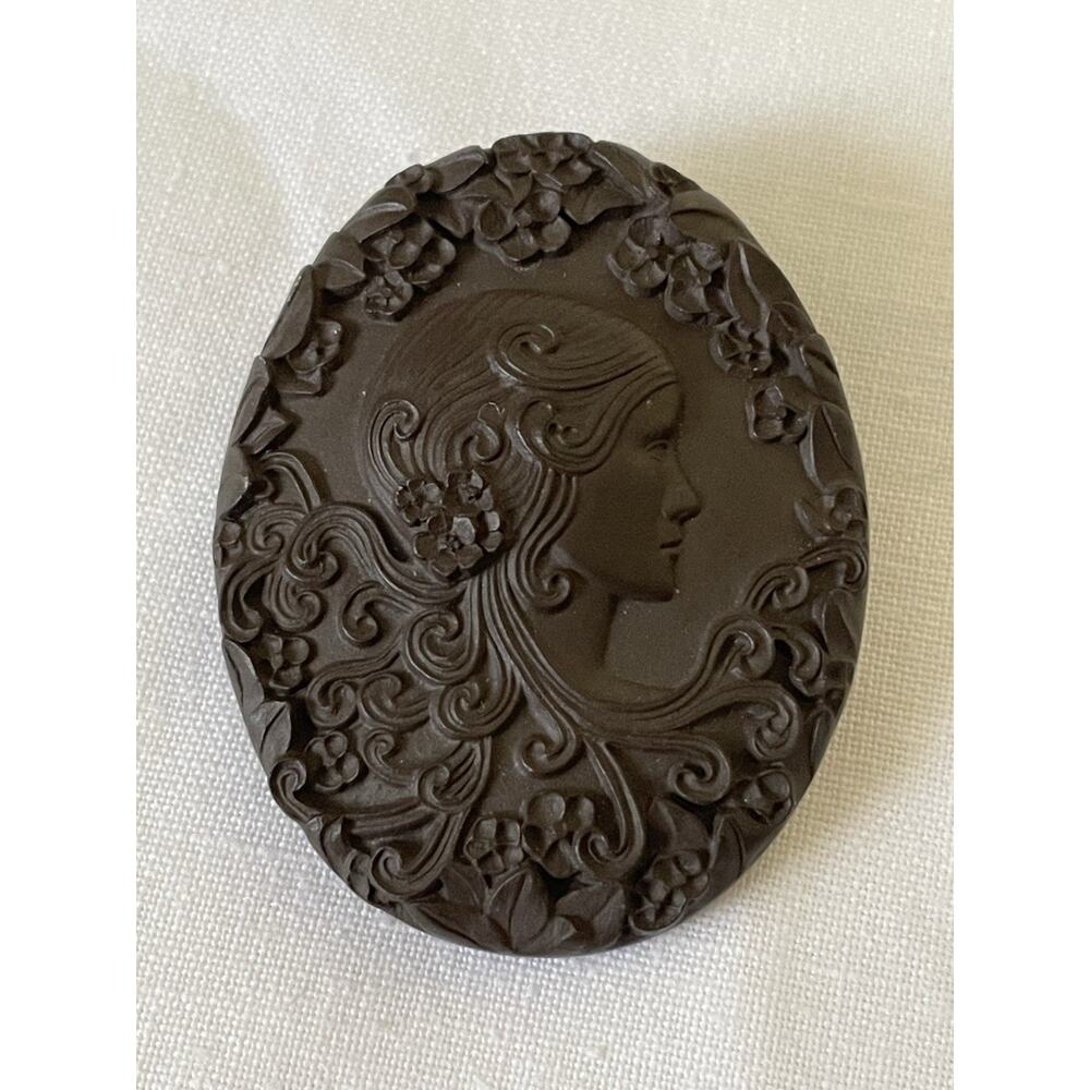 Vintage Ceramic Cameo Brooch Art Nouveau Flowers Flowing Hair 70's England